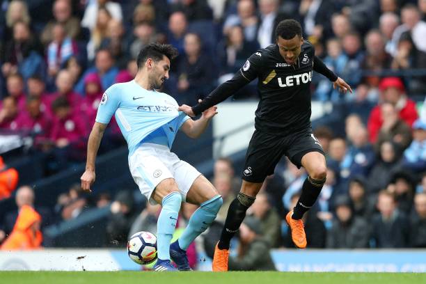 巴萨客场成 巴萨客场成